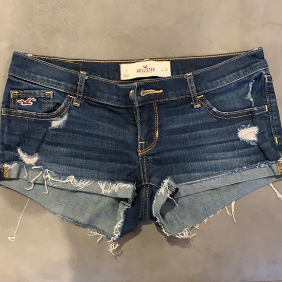Hollister Size 3 Dark Wash Shorts - Picture 1 of 2